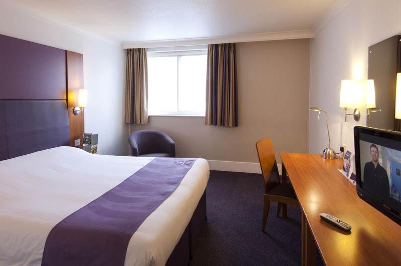Premier Inn Aylesbury Aylesbury  Exteriör bild