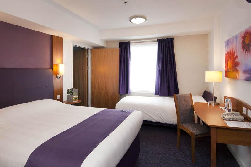 Premier Inn Aylesbury Aylesbury  Exteriör bild